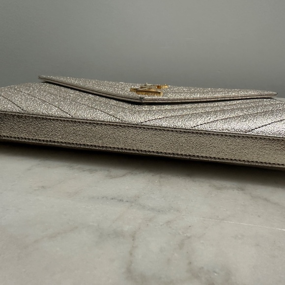 CASSANDRE ENVELOPE CHAIN WALLET - Picture 3 of 5